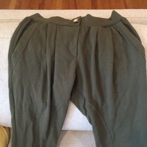 Amour Vert Jamie Pleated Jogger Pants